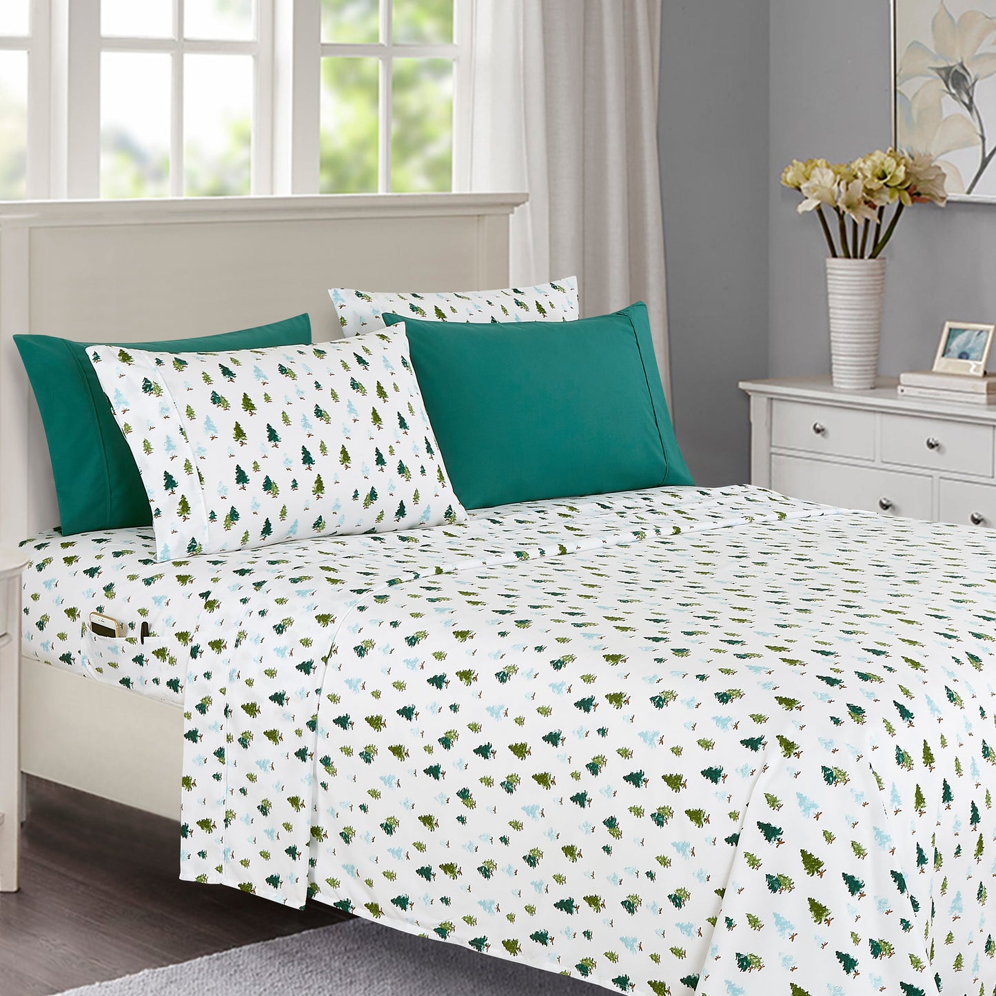 Luxury Bedding Outlet 6-Piece Christmas & Holiday Bed Sheet Set