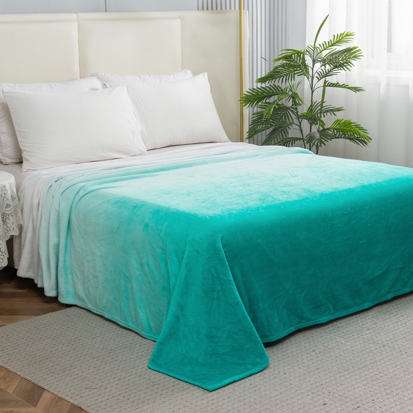 Luxury Bedding Outlet Ombre Pattern Fleece Blanket