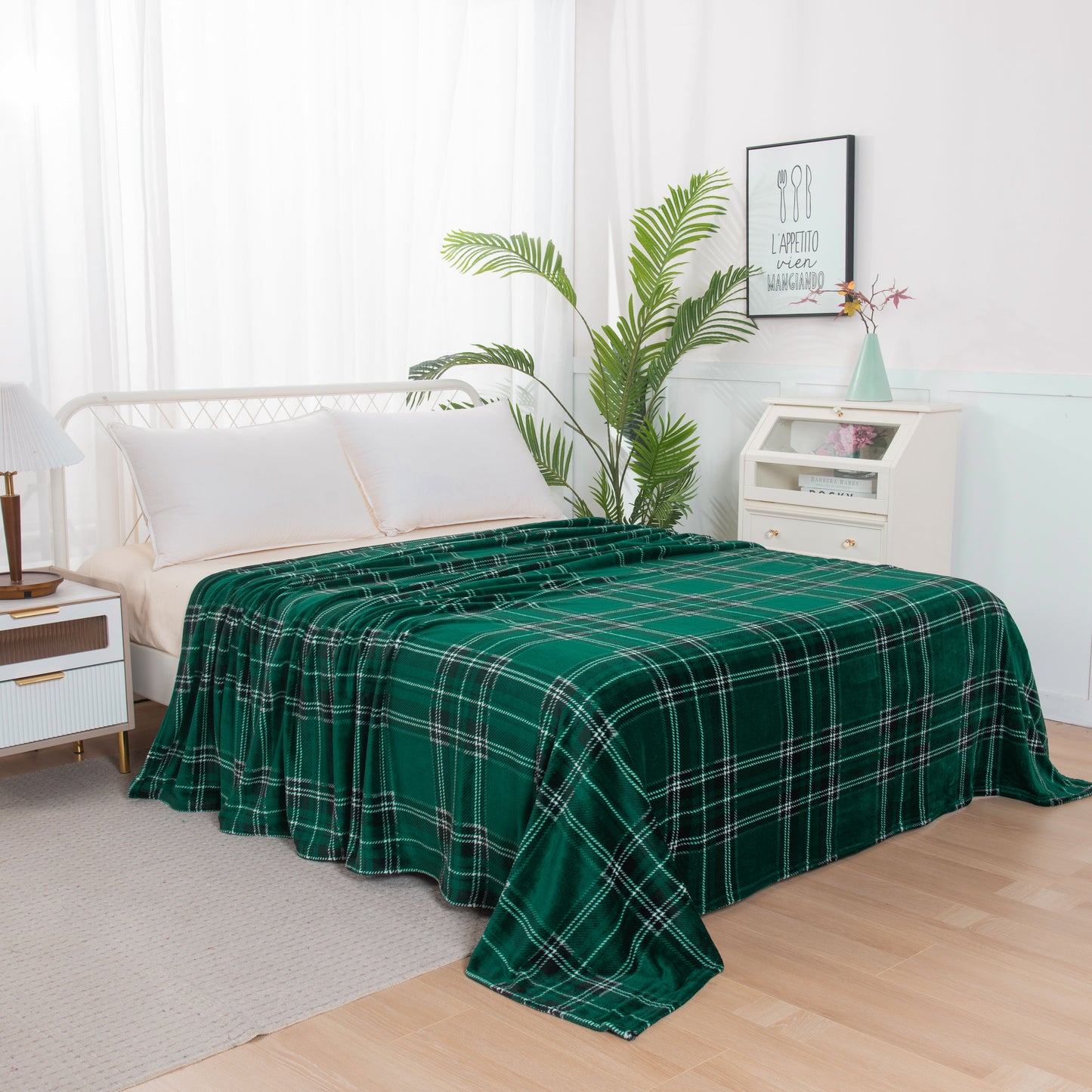 Luxury Bedding Outlet Plaid Pattern Fleece Blanket