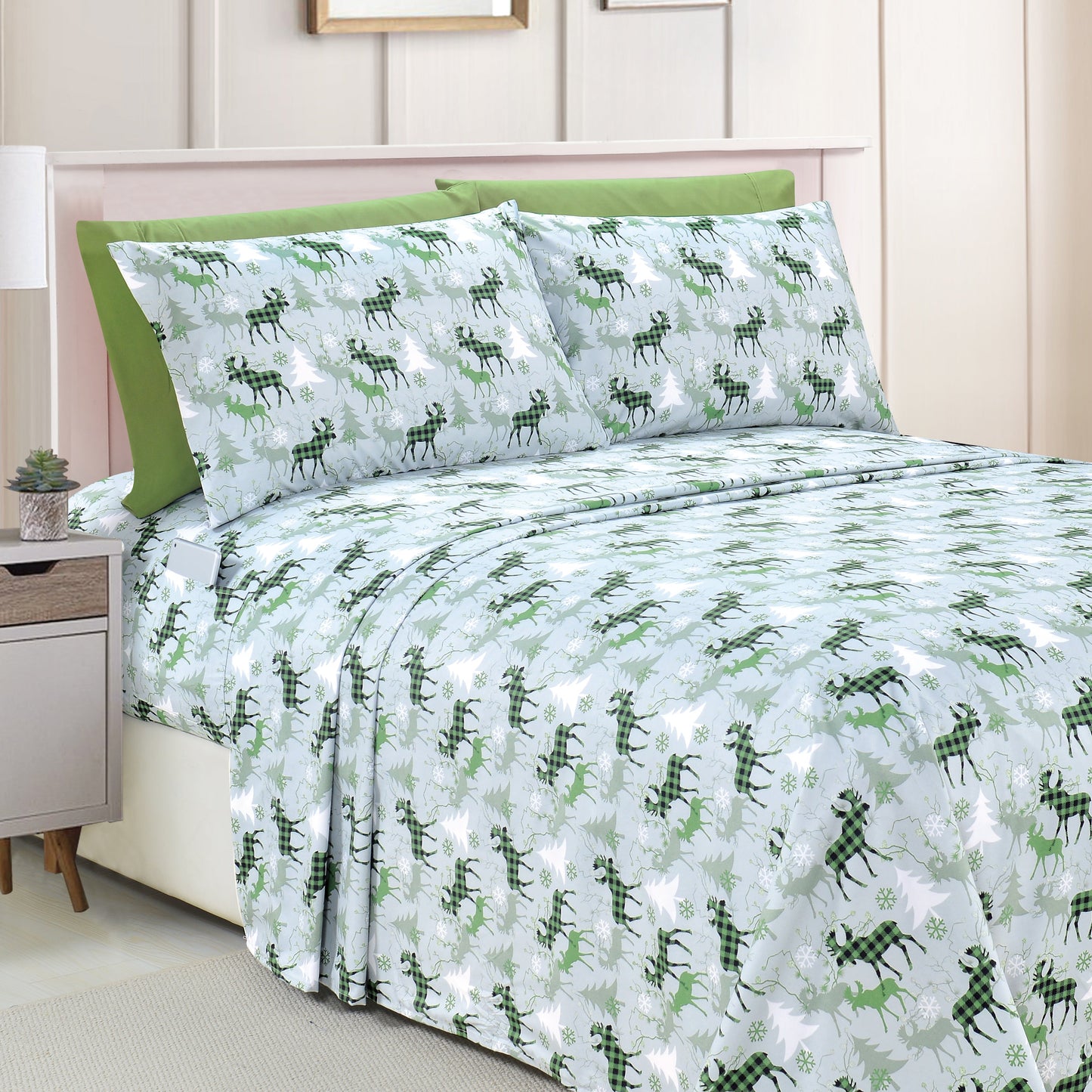 Luxury Bedding Outlet 6-Piece Christmas & Holiday Bed Sheet Set