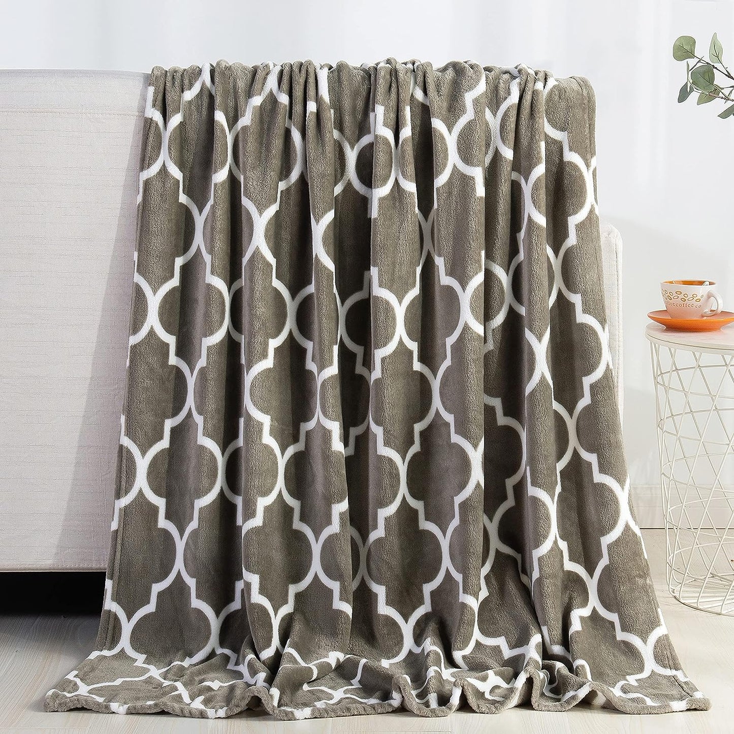 Luxury Bedding Outlet 50 x 60 inches Printed Throw Blanket