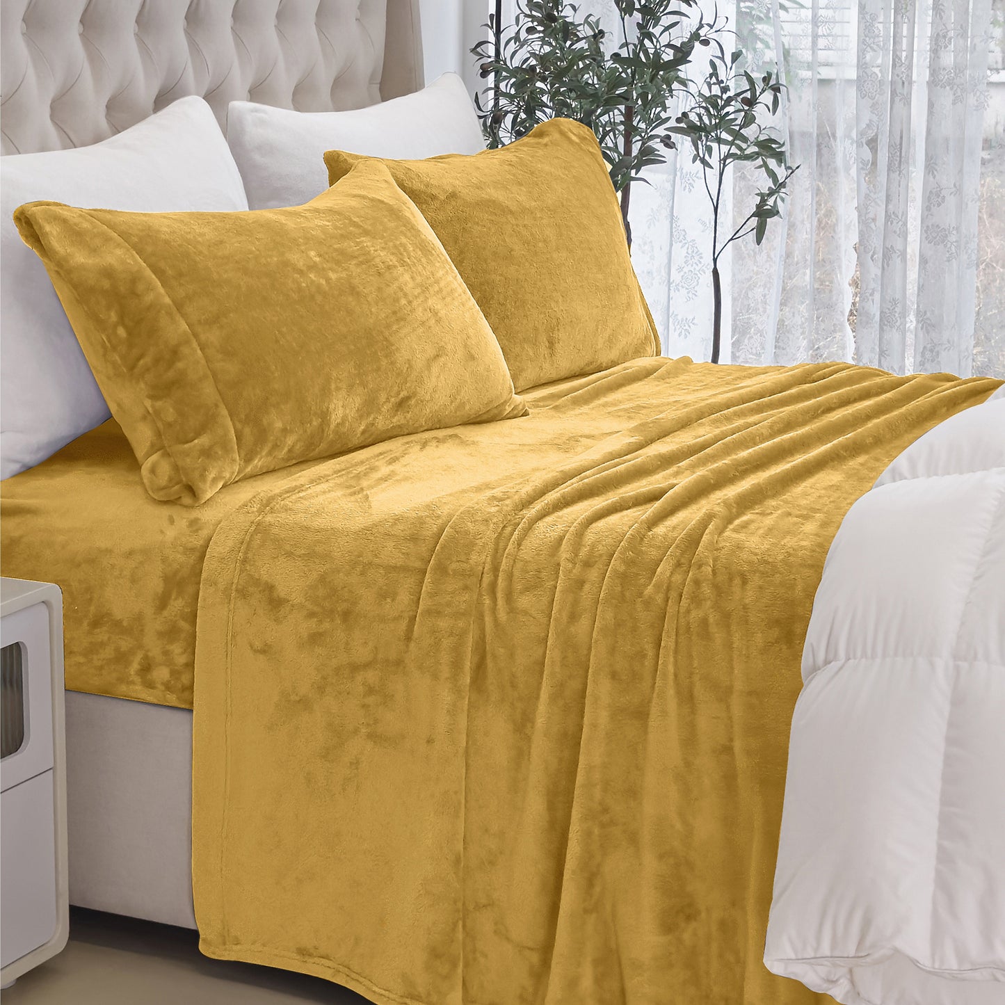 Luxury Bedding Outlet 4-Piece Velvet Plush Flannel Bed Sheet Set