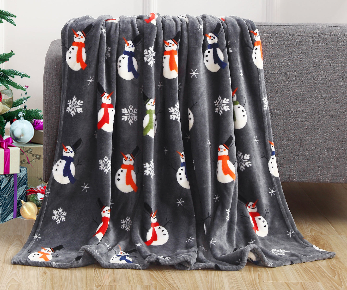 Luxury Bedding Outlet 50" x 60" Holiday Blanket Throw